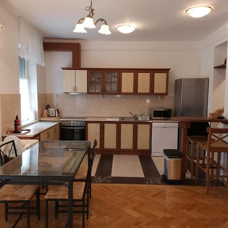 Sugar Apartman Debrecen Extérieur photo